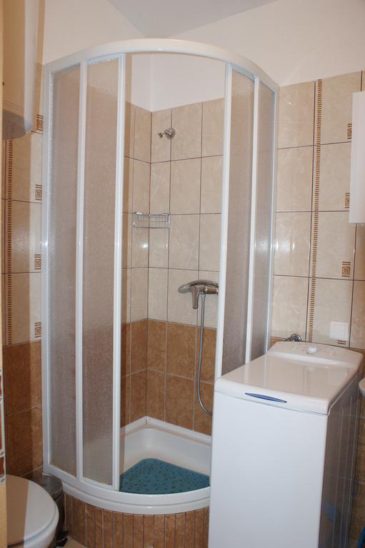 Apartments Kairos - Bili 9 Kastela Bagian luar foto