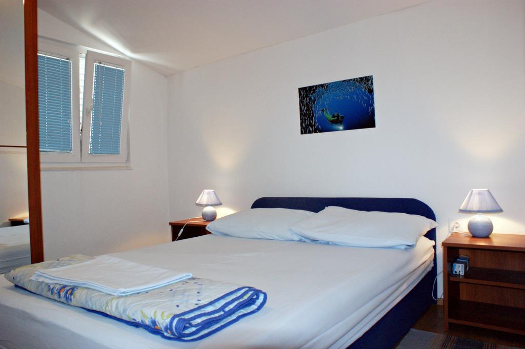 Apartments Kairos - Bili 9 Kastela Ruang foto