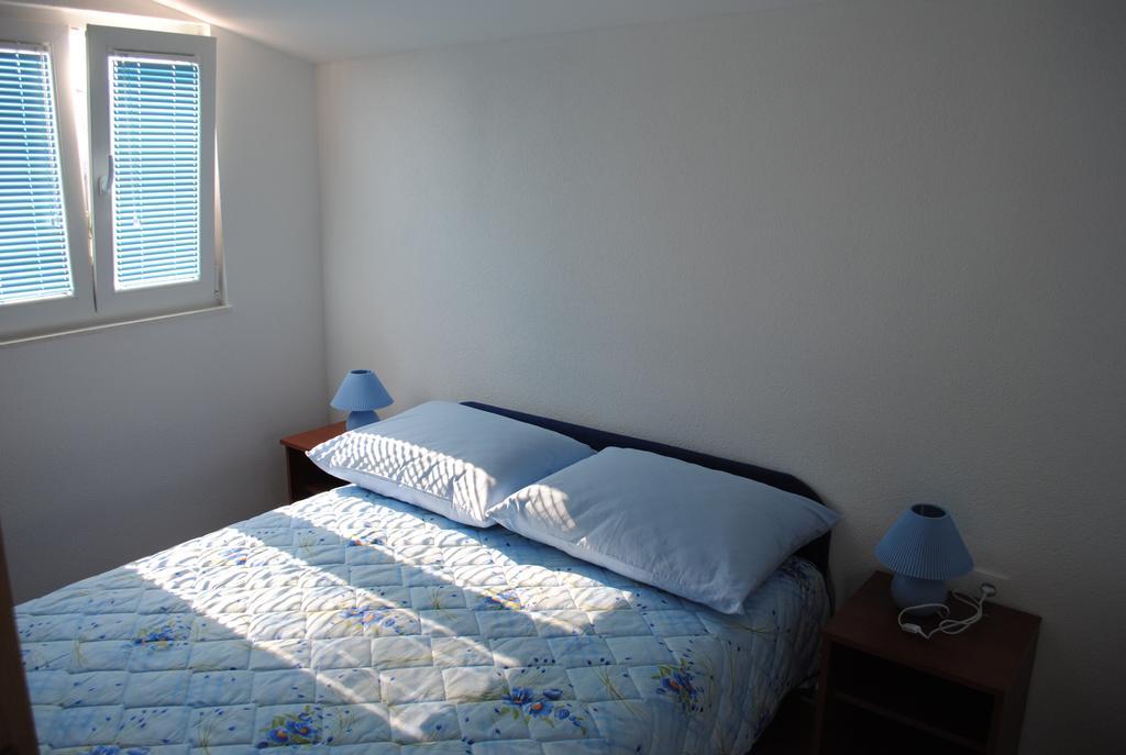 Apartments Kairos - Bili 9 Kastela Ruang foto