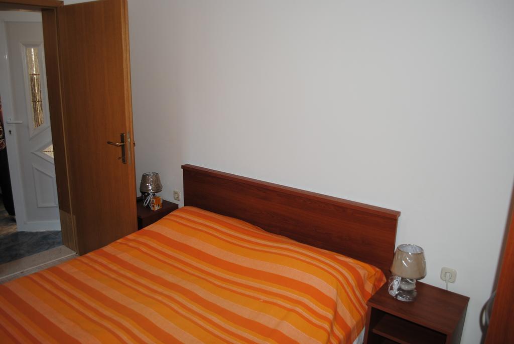 Apartments Kairos - Bili 9 Kastela Ruang foto
