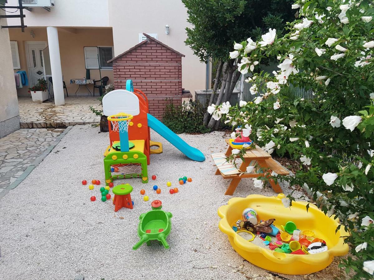 Apartments Kairos - Bili 9 Kastela Bagian luar foto
